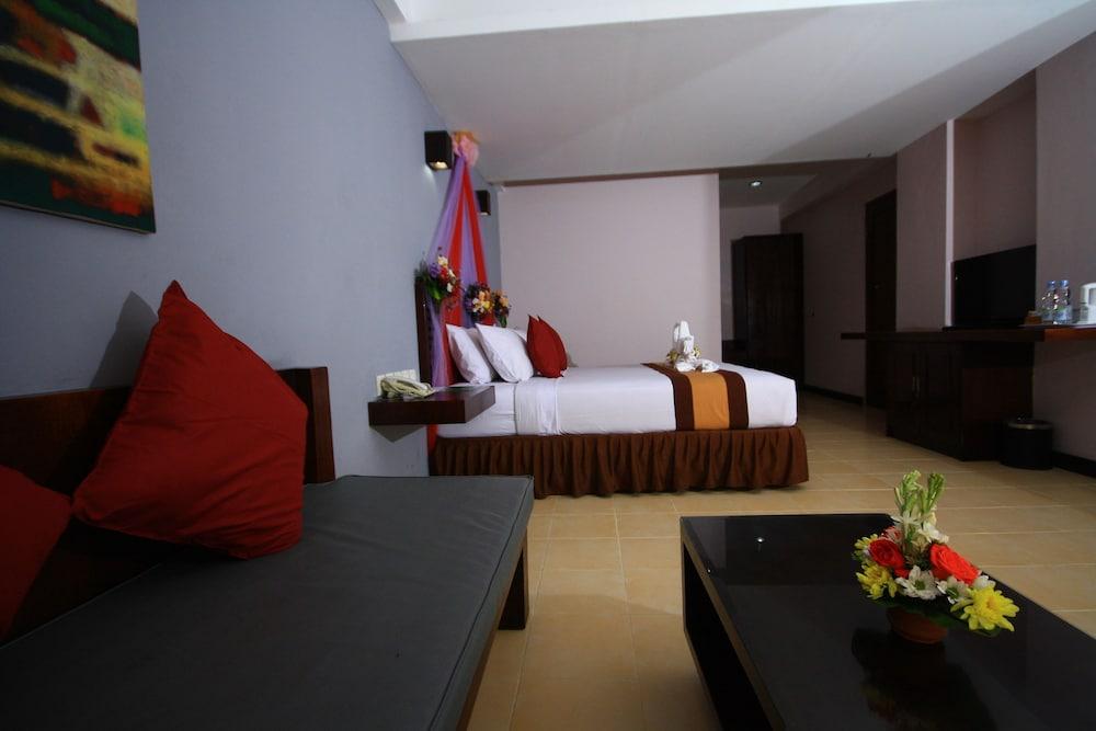 Grand Santhi Hotel Denpasar Exterior foto