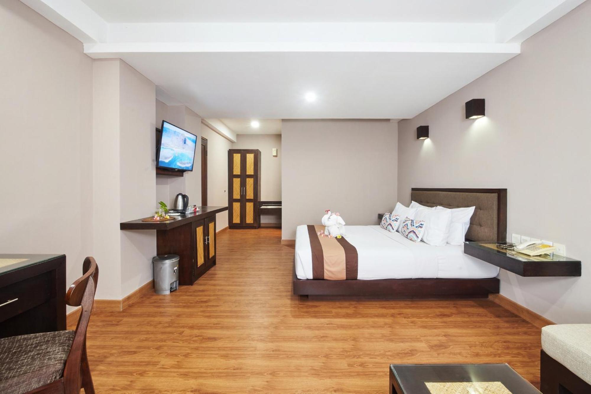 Grand Santhi Hotel Denpasar Exterior foto