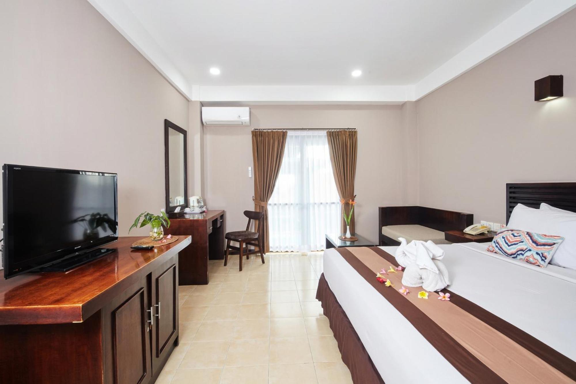 Grand Santhi Hotel Denpasar Exterior foto